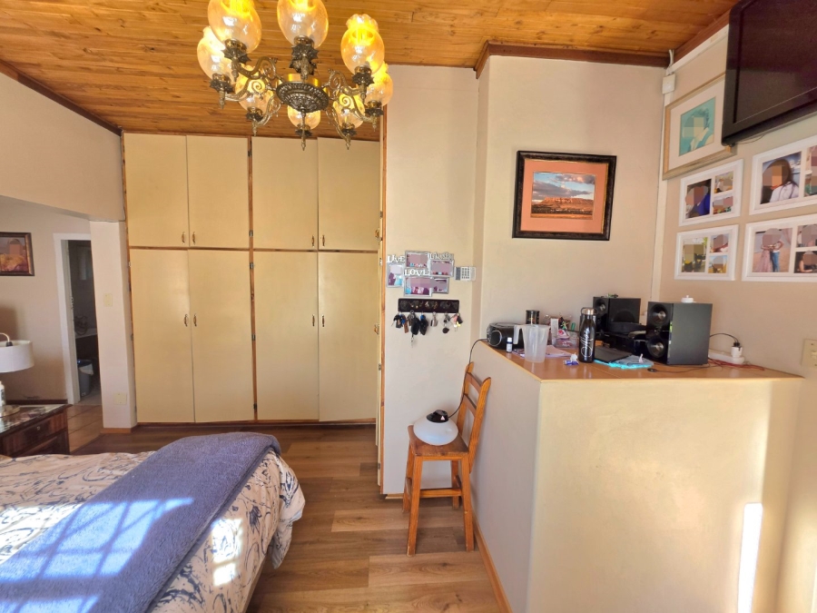 8 Bedroom Property for Sale in Bethlehem Free State